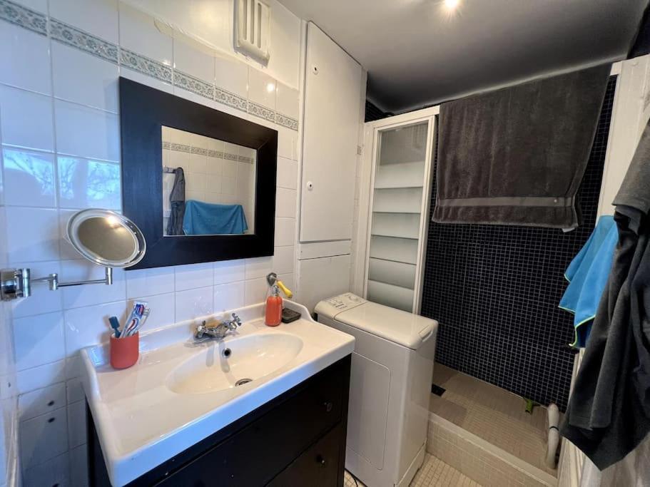 Appartement Lumineux Pere Lachaise Parijs