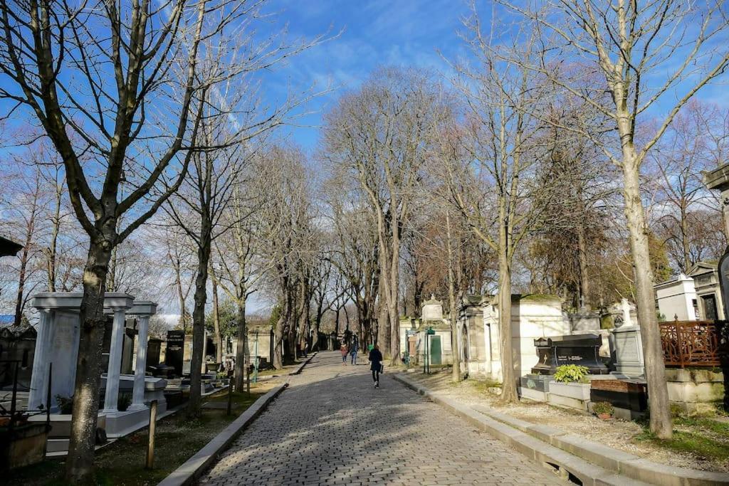 Lumineux Pere Lachaise * Parijs